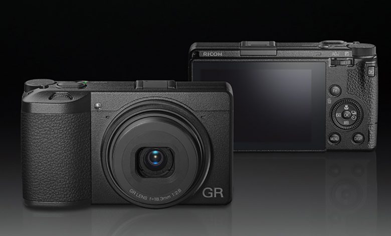 كاميرا Ricoh GR III بمستشعر 24MP واستقرار ثلاثي المحاور