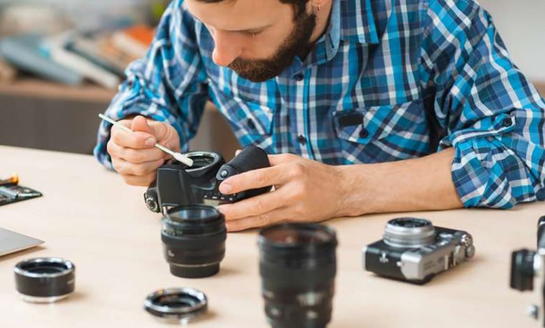 نصائح للمصورين | كيفية تنظيف العدسات باحتراف - Creative School Arabia