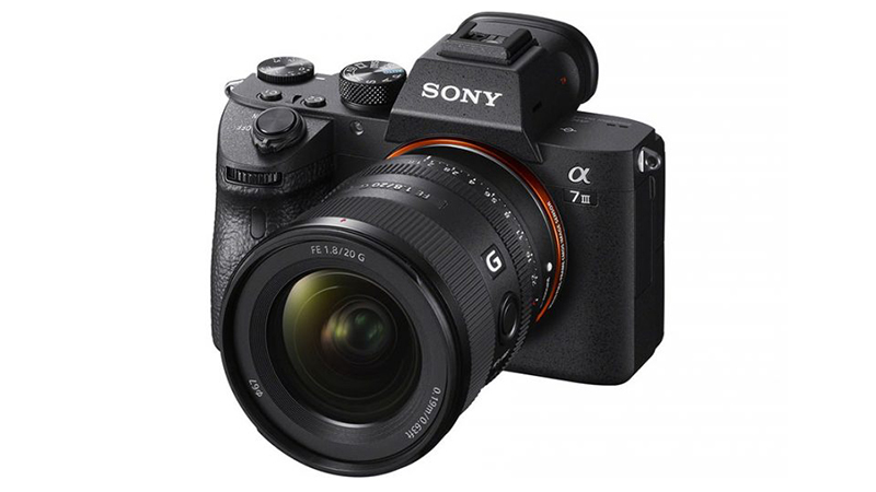 الاعلان عن Sony FE 20mm f1.8 عدسة وايد انجل لكاميرات سوني فل فريم | Creative School Arabia