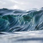 صور غاية في الروعة لأمواج البحر من التقاط المصور Warren Keelan