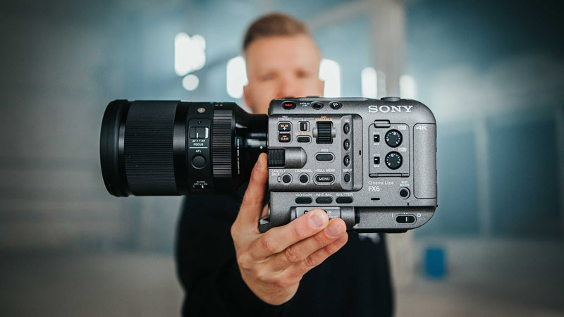 سوني FX6 كاميرا سينمائية فل فريم بتصوير فيديو 4K بسرعة 120 اطار في الثانية